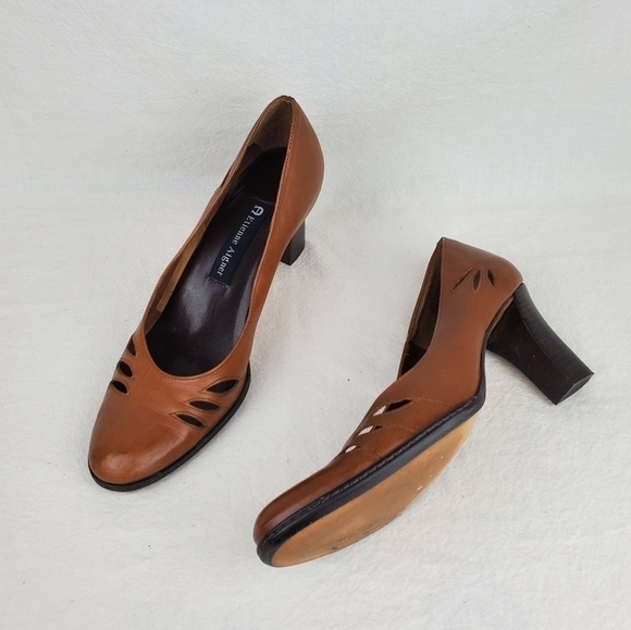 Etienne Aigner Ville all leather upper chunky heel shoes - Picture 1 of 12